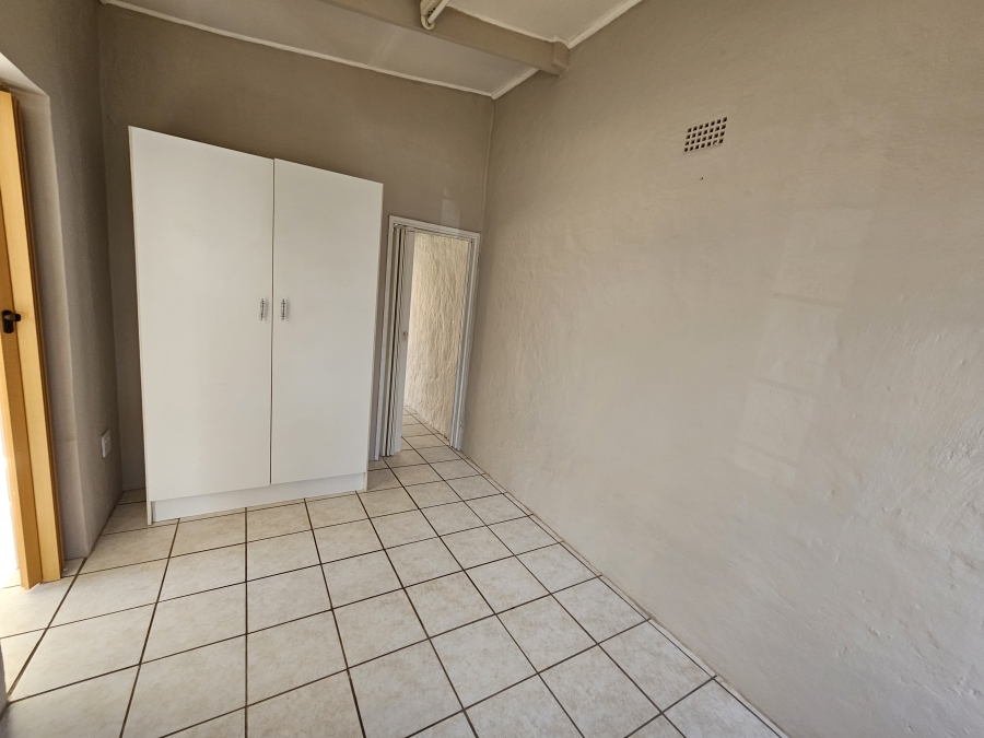 To Let 2 Bedroom Property for Rent in Flamwood North West